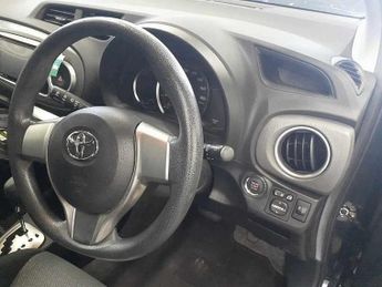 TOYOTA VITZ 1.3 Automatic Petrol Hatchback JAPANESE IMPORT Black 5 dr