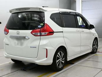 HONDA FREED 1.6 Automatic Hybrid Petrol White 5dr