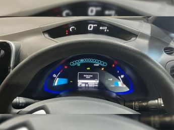 NISSAN LEAF 30kWh Acenta Hatchback 5dr Electric Auto (109 bhp)