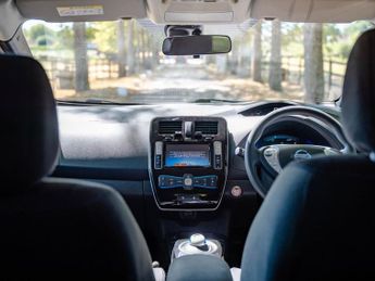 NISSAN LEAF 30kWh Acenta Hatchback 5dr Electric Auto (109 bhp)