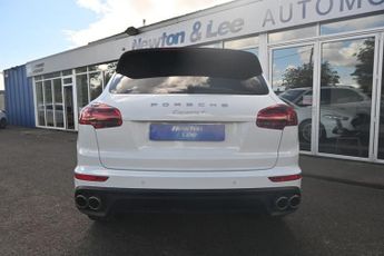 PORSCHE CAYENNE 4.2 TD V8 S SUV 5dr Diesel TiptronicS 4WD Euro 5 (s/s) (385 ps)