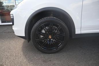 PORSCHE CAYENNE 4.2 TD V8 S SUV 5dr Diesel TiptronicS 4WD Euro 5 (s/s) (385 ps)