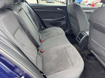 VOLKSWAGEN GOLF 1.4 TSI 13kWh Style Hatchback 5dr Petrol Plug-in Hybrid DSG Euro