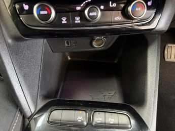 VAUXHALL Corsa Electric 50kWh Elite Premium Hatchback 5dr Electric Auto (136 ps)