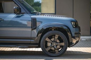 LAND ROVER DEFENDER 110 2.0 SD4 SE SUV 5dr Diesel Auto 4WD Euro 6 (s/s) (240 ps)