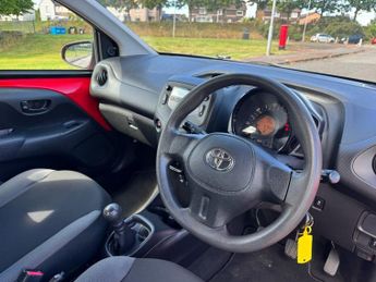 TOYOTA AYGO 1.0 VVT-i x Hatchback 5dr Petrol Manual Euro 5 Euro 5 (68 ps)