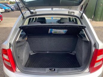 SKODA FABIA 1.4 16V Elegance 5dr