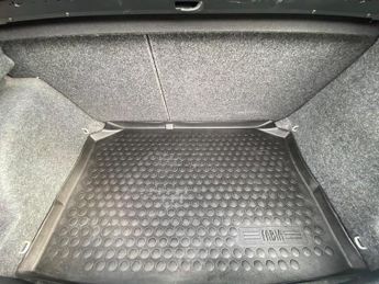 SKODA FABIA 1.4 16V Elegance 5dr