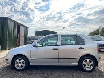 SKODA FABIA 1.4 16V Elegance 5dr
