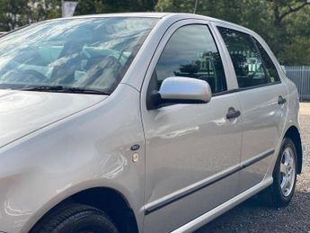 SKODA FABIA 1.4 16V Elegance 5dr