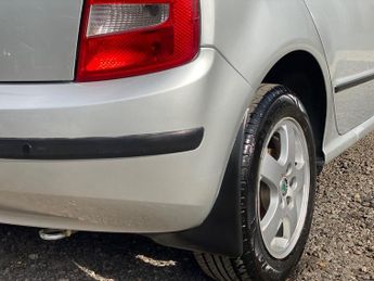 SKODA FABIA 1.4 16V Elegance 5dr