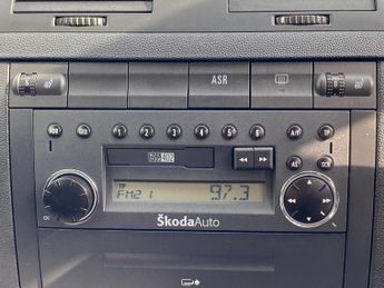 SKODA FABIA 1.4 16V Elegance 5dr