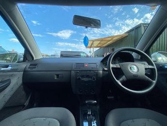 SKODA FABIA 1.4 16V Elegance 5dr