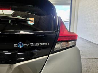 NISSAN LEAF 40kWh N-Connecta Hatchback 5dr Electric Auto (150 ps)