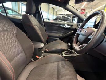FORD FOCUS 1.0T EcoBoost ST-Line Hatchback 5dr Petrol Manual Euro 6 (s/s) (