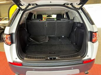 LAND ROVER DISCOVERY SPORT 2.0 TD4 SE Tech SUV 5dr Diesel Auto 4WD Euro 6 (s/s) (180 ps)
