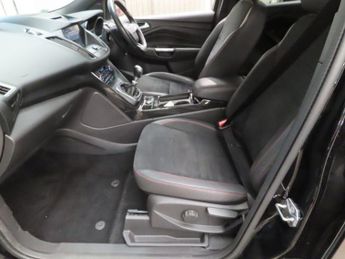 FORD KUGA 1.5 TDCi ST-Line SUV 5dr Diesel Manual Euro 6 (s/s) (120 ps)
