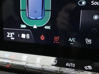 RENAULT 11 60kWh launch edition Hatchback 5dr Electric Auto (220 ps)