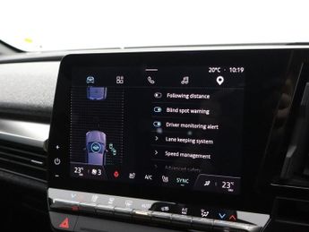 RENAULT 11 60kWh launch edition Hatchback 5dr Electric Auto (220 ps)