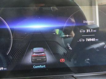 RENAULT 11 60kWh launch edition Hatchback 5dr Electric Auto (220 ps)