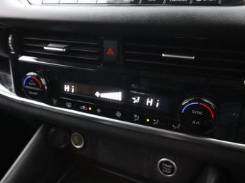NISSAN QASHQAI 1.3 DIG-T MHEV N-Connecta SUV 5dr Petrol Hybrid Manual Euro 6 (s