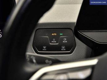 VOLKSWAGEN ID.3 Pro Performance 58kWh Life Hatchback 5dr Electric Auto (204 ps)