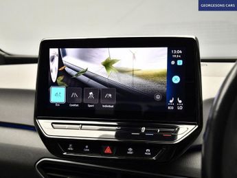 VOLKSWAGEN ID.3 Pro Performance 58kWh Life Hatchback 5dr Electric Auto (204 ps)