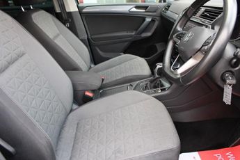 VOLKSWAGEN TIGUAN 2.0 TDI Life SUV 5dr Diesel DSG Euro 6 (s/s) (150 ps)