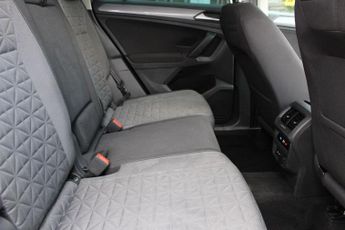VOLKSWAGEN TIGUAN 2.0 TDI Life SUV 5dr Diesel DSG Euro 6 (s/s) (150 ps)
