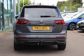 VOLKSWAGEN TIGUAN 2.0 TDI Life SUV 5dr Diesel DSG Euro 6 (s/s) (150 ps)