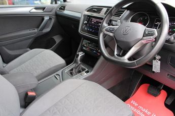 VOLKSWAGEN TIGUAN 2.0 TDI Life SUV 5dr Diesel DSG Euro 6 (s/s) (150 ps)
