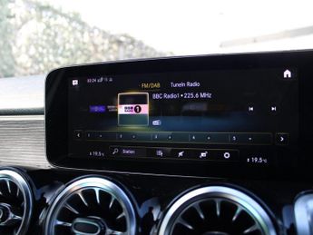 MERCEDES-BENZ EQB EQB 350 66.5kWh AMG Line SUV 5dr Electric Auto 4MATIC (292 ps)