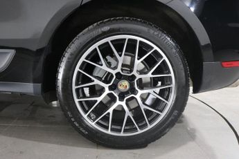 PORSCHE MACAN 3.0 TD V6 S SUV 5dr Diesel PDK 4WD Euro 6 (s/s) (258 ps)