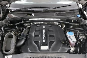 PORSCHE MACAN 3.0 TD V6 S SUV 5dr Diesel PDK 4WD Euro 6 (s/s) (258 ps)