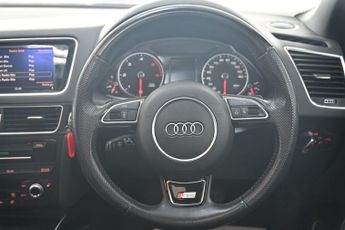 AUDI Q5 2.0 TDI S line Plus Special Edition SUV 5dr Diesel S Tronic quat