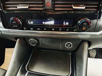NISSAN QASHQAI 1.3 DIG-T MHEV N-Connecta SUV 5dr Petrol Hybrid Manual Euro 6 (s