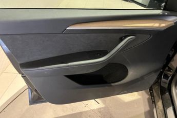 TESLA MODEL Y (Dual Motor) Long Range SUV 5dr Electric Auto 4WDE (384 bhp) Exp