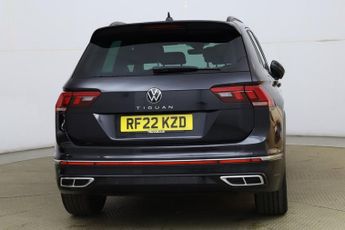 VOLKSWAGEN TIGUAN 1.5 TSI R-Line SUV 5dr Petrol DSG Euro 6 (s/s) (150 ps) Front / 