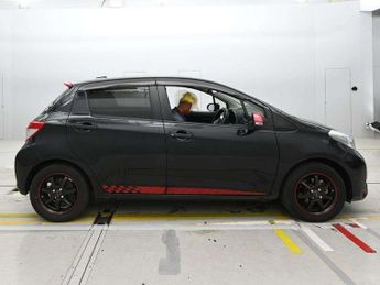 TOYOTA VITZ 1.3 Automatic petrol Hatchback Black 5dr