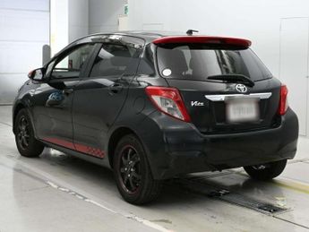 TOYOTA VITZ 1.3 Automatic petrol Hatchback Black 5dr