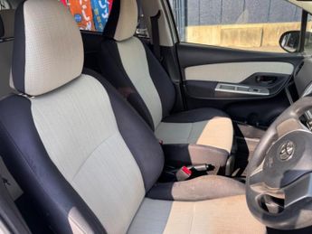 TOYOTA VITZ 1.0 Automatic Petrol Hatchback Silver 5dr