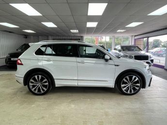 VOLKSWAGEN TIGUAN 2.0 TDI R-Line Tech SUV 5dr Diesel Manual Euro 6 (s/s) (150 ps)