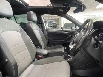 VOLKSWAGEN TIGUAN 2.0 TDI R-Line Tech SUV 5dr Diesel Manual Euro 6 (s/s) (150 ps)