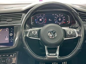 VOLKSWAGEN TIGUAN 2.0 TDI R-Line Tech SUV 5dr Diesel Manual Euro 6 (s/s) (150 ps)