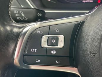 VOLKSWAGEN TIGUAN 2.0 TDI R-Line Tech SUV 5dr Diesel Manual Euro 6 (s/s) (150 ps)