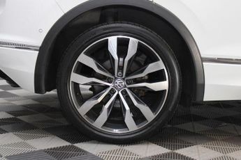 VOLKSWAGEN TIGUAN 2.0 TDI R-Line SUV 5dr Diesel DSG 4Motion Euro 6 (s/s) (190 ps)