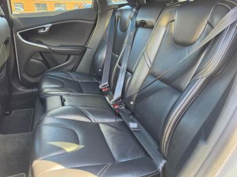 VOLVO V40 2.0 D3 R-Design Edition Hatchback 5dr Diesel Auto Euro 6 (s/s) (