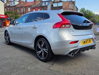 VOLVO V40 2.0 D3 R-Design Edition Hatchback 5dr Diesel Auto Euro 6 (s/s) (