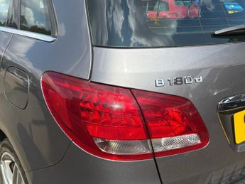 MERCEDES-BENZ B CLASS 1.5 B180d AMG Line MPV 5dr Diesel 7G-DCT Euro 6 (s/s) (109 ps)