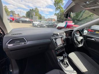 VOLKSWAGEN TIGUAN 1.4 TSI 13kWh Life SUV 5dr Petrol Plug-in Hybrid DSG Euro 6 (s/s